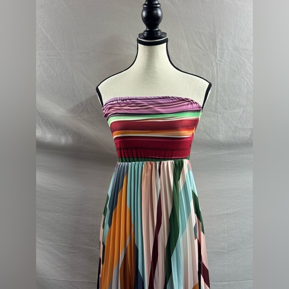Pleated Tube Dress With Waist Pintuck - Picture 5 of 7